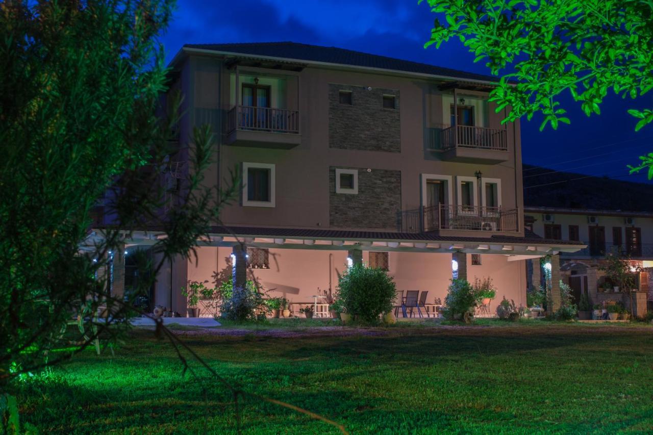 Akrolimnion Hotel อิโออันนินา ภายนอก รูปภาพ